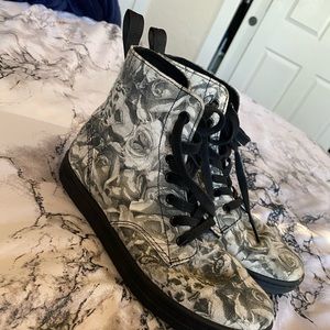 Rose print Doc martens